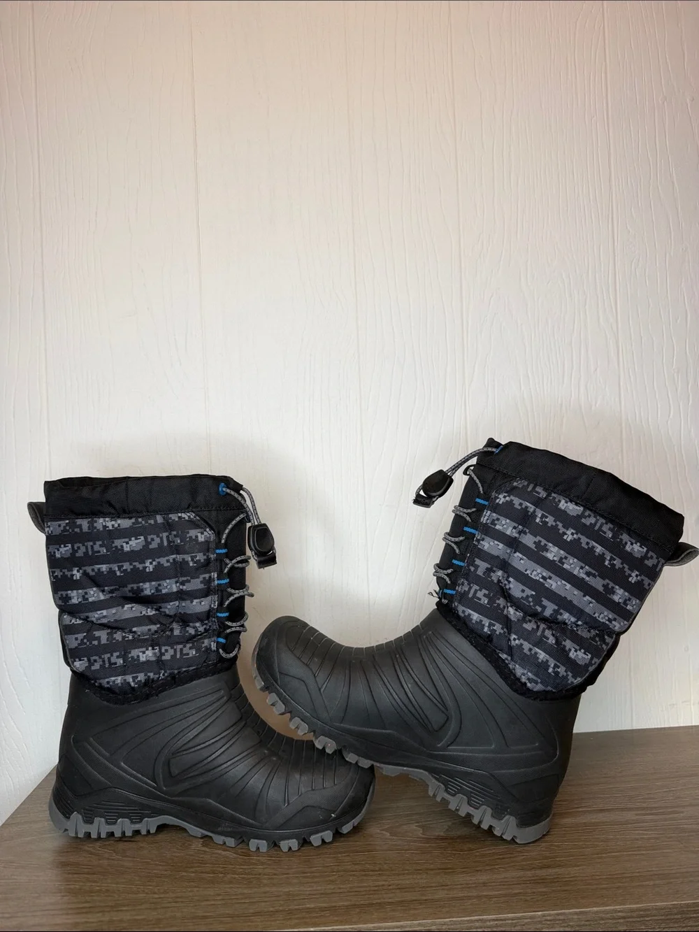 Merrell Kids Insulated Snow Quest Lite Boots Youth 3 Waterproof